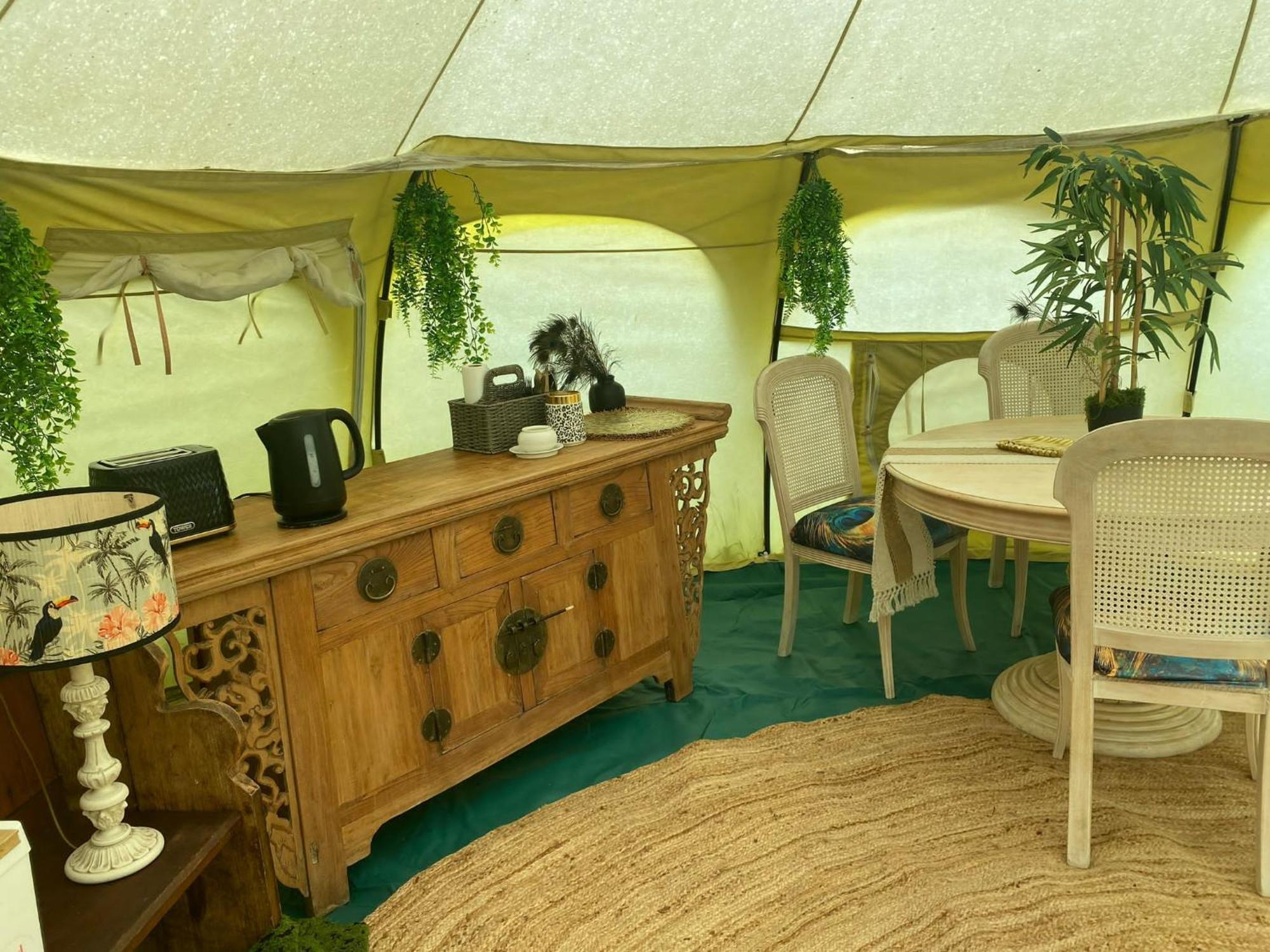 Wild Retreat Hotel Cawston ภายนอก รูปภาพ